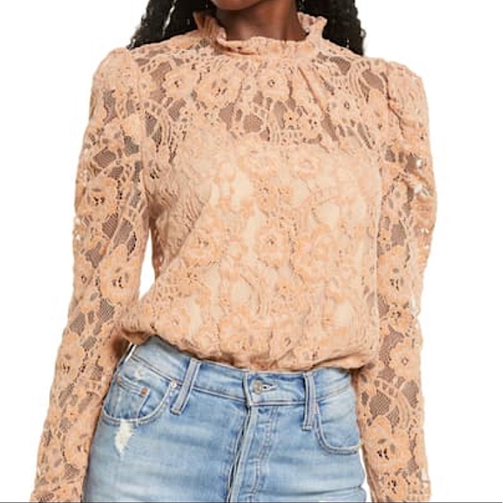 Wayf Emma Bodysuit Chenille Lace LS Beige M